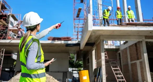 Servicio: Ingeniería y Construcción
